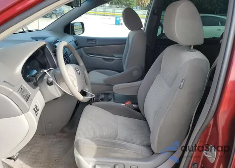 2010 Toyota Sienna Le z USA, uszkodzony, nr VIN 5TDJK4CC1AS028786